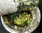 A picture of step 3 of Maharastrian - Zanzanit Hirvi Mirchi Lahsun Thhecha.