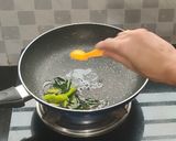 A picture of step 13 of Gujarati khaman dhokla.