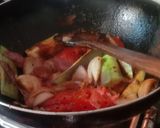 সবজি দিয়ে ট্যাংরা মাছের ঝোল (Sabji diye tangra macher jhol recipe in bengali) রেসিপির ধাপ 3 ছবি