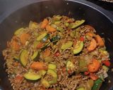 Foto del paso 3 de la receta: Carne picada salteada con verduras