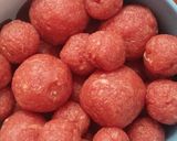 Foto langkah ke 2 dari resep Semur Bola Daging Telur Puyuh.