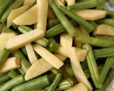 বিন্স আলু সর্ষে পোস্ত(beans alu sorshe posto recipe in Bengali) রেসিপি ধাপ - 1 ছবি
