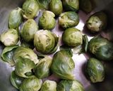 Foto del paso 1 de la receta: Repollos Bruselas guisados