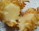 A picture of step 5 of Noodles Coated Cheese Fritters.