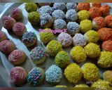 Foto langkah ke 8 dari resep Donat warna warni.