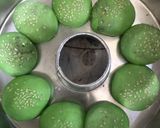 Foto langkah ke 5 dari resep Roti Sobek Pandan Isi Coklat Wijen.