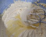 Foto langkah ke 5 dari resep Lemon Cake + Cranberry.