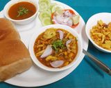 A picture of step 7 of Jogeshwari Misal --- A Perfect Maharashtrian Platter.