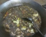 Foto langkah ke 5 dari resep Tumis Jamur Kancing.