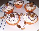A picture of step 6 of Coffee cream and walnut cupcakes.