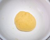 Foto langkah ke 3 dari resep Onde-onde Ketawa, cukup 1 telur.