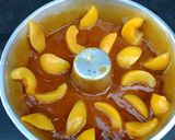Foto del paso 1 de la receta: Bizcochuelo caramelizado con duraznos(para golosos)