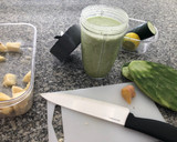 Foto del paso 2 de la receta: Jugo verde con jengibre y limón