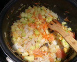 Foto del paso 6 de la receta: Calabacín, brócoli y zanahoria con bacalao y salmón