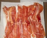 Foto del paso 2 de la receta: Bombones de queso y crujiente de jamón con cobertura de pistacho y arándanos