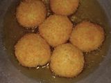 Roti goreng isi coklat