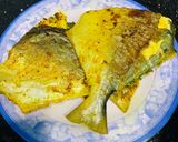 Hình bước làm 7 của món Cá chim biển trắng chiên nghệ và canh hầm đậu củ quả