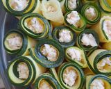 Sajttal töltött cukkinitekercsek recept fázis 5 fotója