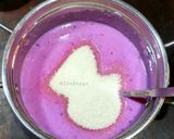 Foto langkah ke 3 dari resep Sütlaç (Puding Nasi buah Naga topping Almond).