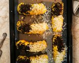 Foto langkah ke 3 dari resep Banana Roll Pastry.