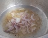 A picture of step 2 of Lauki ki sabzi.