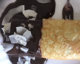Kókuszkrémes palacsinta csokoládé öntettel recept fázis 6 fotója