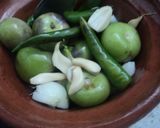 Foto del paso 1 de la receta: Salsa verde de chiles dorados Mamá Guera al estilo ranchero