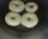 Foto langkah ke 6 dari resep Donat Balut Gula Palem.