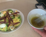 Foto del paso 4 de la receta: Ensalada de aguacate, tomate, pepino y anchoas