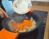 Foto del paso 1 de la receta: Guiso de sepia con pimientos y zanahoria