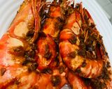 Foto langkah ke 6 dari resep Garlic Butter Prawns.