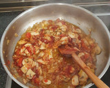 Foto del paso 4 de la receta: Albondiguillas estofadas con calamar