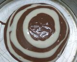 A picture of step 4 of Tawa Baked Zebra Cake.
