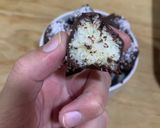 Foto del paso 4 de la receta: Bombones de coco y leche condensada