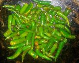 भुनी हुयी हरि मिर्च का अचार (Bhuni huyi hari mirch ka achhar recipe in hindi) रेसिपी चरण 3 फोटो