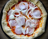 Foto del paso 5 de la receta: Pizza de atún con borde de queso