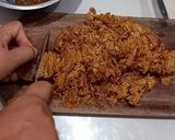 Foto langkah ke 3 dari resep *SERUNDENG MANIS PEDAS*.