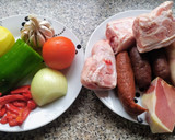 Foto del paso 2 de la receta: Judías pintas con manitas y rabo