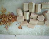 Foto langkah ke 1 dari resep Sayur Sop Bening Sosis.