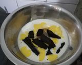 Foto langkah ke 1 dari resep Bolu Cokelat Kukus Duo Topping.