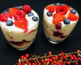 Foto del paso 3 de la receta: Yogurt de soja con Avena y Mix de Frutos Rojos 🍒🍓