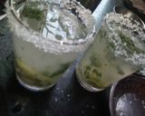 A picture of step 3 of Virgin mojito mocktails.