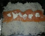 Foto del paso 4 de la receta: Sushi de salmón y queso crema