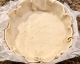 Foto del paso 5 de la receta: Pastel salado de hojaldre con calabacín, requesón y salami