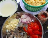 Gambar langkah 1 resipi Spaghetti Aglio Olio Udang Harimau.