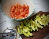 Foto del paso 5 de la receta: Ensalada de tomate y palta...así de simple