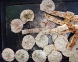 Foto del paso 3 de la receta: Crackers caseros salados marcato