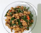 Foto langkah ke 6 dari resep Oseng tempe & jamur bulat.