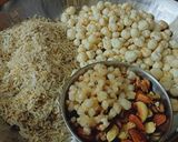 A picture of step 3 of Gond laddu.