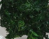 Foto langkah ke 1 dari resep Tumis daun pepaya dan tempe bumbu halus.